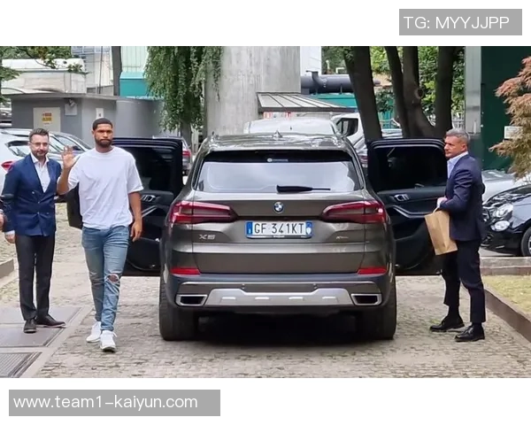 迪马透露奇克训练中不适提前离场明日将进行详细检查